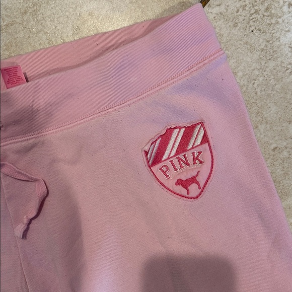 Pink Victoria's Secret Y2K Low Rise Cut Off Sweatpants M Butt Logo Capri - Picture 4 of 7